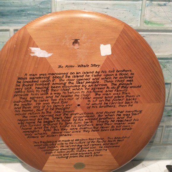 Mid Century Cedar Wood Killer Whale Souvenir Plate - Picture 7 of 7